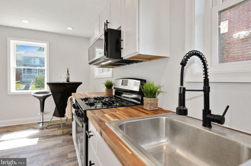 5020 Hanna Pl, Washington DC  20019-5818 exterior