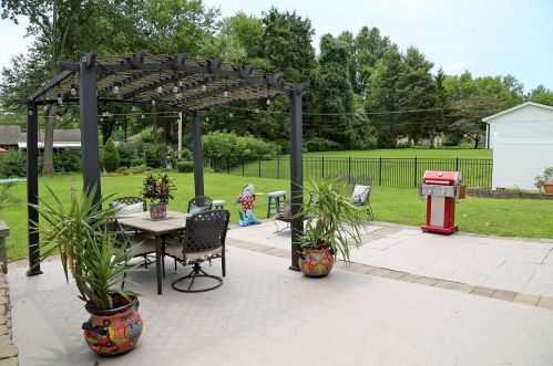 11854 Kramper Ln, Saint Louis MO 63128-1432 exterior