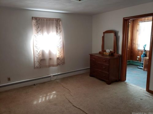 51 Gladiola St, New Britain CT 06053-3002 exterior