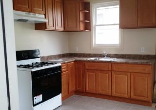 36 Gladstone Ave, Newark NJ  07106-2208 exterior