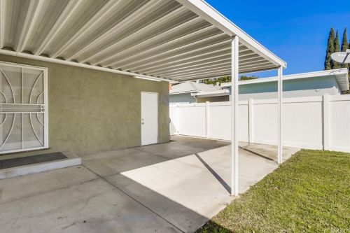 504 Paula Dr, Fullerton CA 92833-3552 exterior