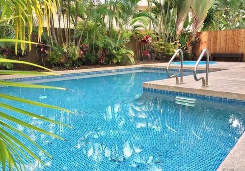 1867 Kaioo Dr, Honolulu HI  96815-1069 exterior