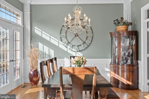 5235 Bessley Pl, Alexandria VA 22304-8646 exterior