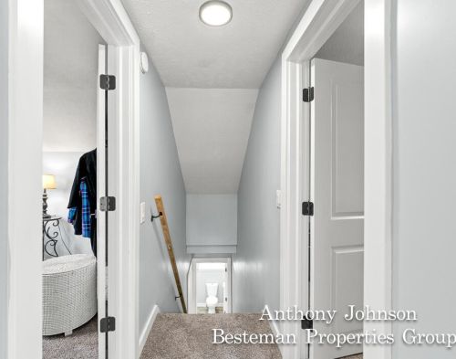 1221 Dickinson St, Grand Rapids MI 49507-2201 exterior