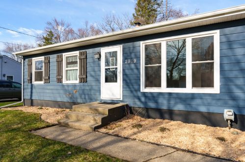 2909 Alpine St, Kalamazoo, MI 49004-1864