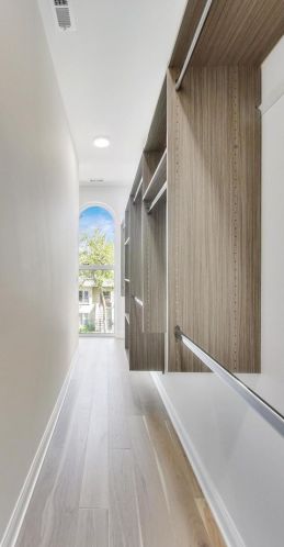 2345 Mclean Ave, Chicago IL 60647-4113 exterior