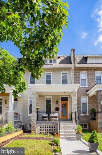 12 Evarts St, Washington, DC 20002-1006