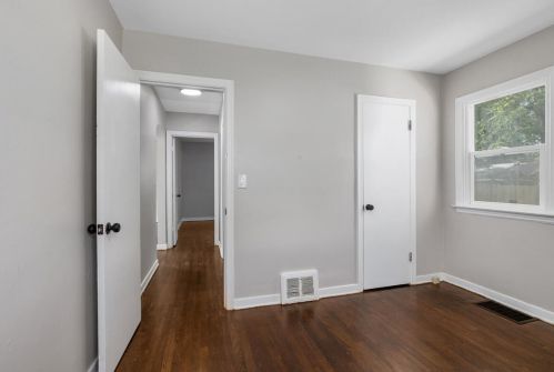 3117 Stratford Dr, Wyoming MI exterior