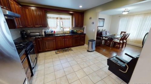 43 Glenwood Ave, Norwalk CT 06854-1521 exterior