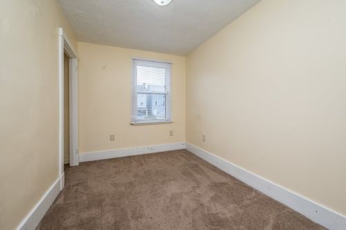 1626 Leolyn St, Pittsburgh PA  15210-3939 exterior