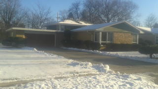 605 Seneca Dr, Aurora, IL 60506-3644