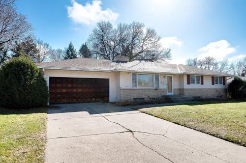 136 20 Ave, South Saint Paul MN 55075-2159 exterior