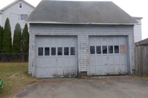 54 King Philip Rd, Worcester MA 01606-2385 exterior