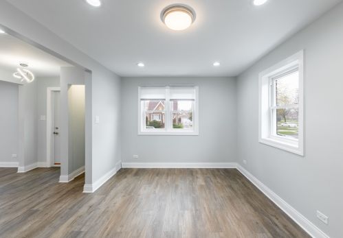 5009 Lavergne Ave, Chicago IL 60638-5831 exterior