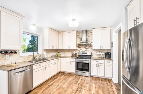 4424 Oakley St, Duluth MN 55804-1227 exterior