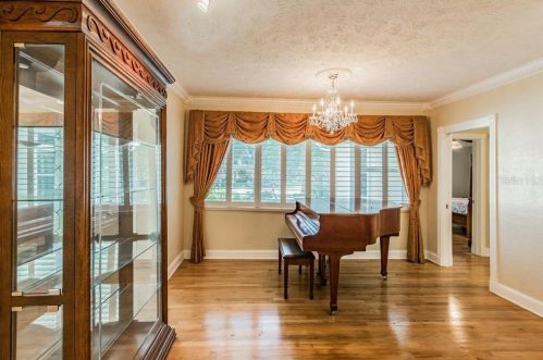 456 Davis Blvd, Tampa FL 33606-3818 exterior