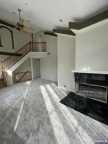 1242 Garrison Ct, Mahwah NJ  07430-3237 exterior