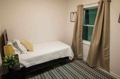 944 Hubbard St, Atlanta GA 30310-3136 exterior