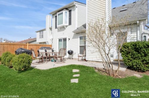 1928 Appaloosa Dr, Naperville IL 60565-6714 exterior