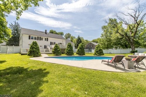 1925 Inverness Dr, Scotch Plains NJ 07076-2613 exterior