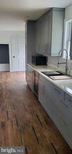 229 Schubert Ave, Runnemede NJ 08078-1844 exterior