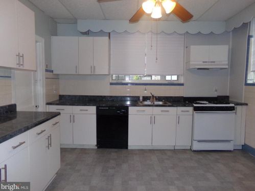 1021 64 St, Philadelphia PA 19151-3127 exterior