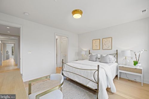 1667 Avon Pl, Washington DC 20007-2959 exterior