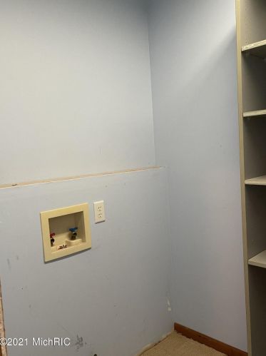 1531 Bender Rd, Middlevle MI 49333-9259 exterior