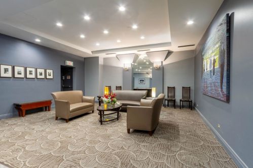 6157 Sheridan Rd, Chicago, IL 60660-2819