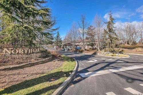 21 Northgate Cir, Huntington Station NY 11747-3037 exterior