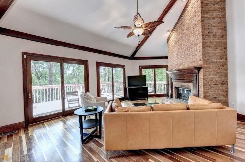 8388 Lake Dr, Lithonia GA  30039-5724 exterior