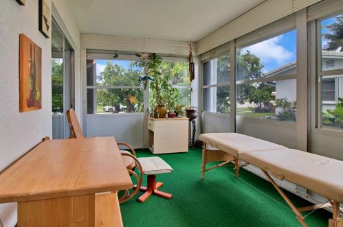 1702 18 St, Boynton Beach FL 33426-6410 exterior