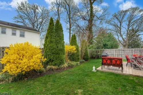 33 Harrison St, Clark NJ  07066-3213 exterior