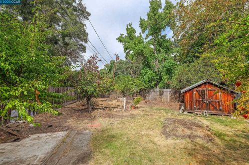 105 Marvin Dr, Concord CA 94523-4114 exterior