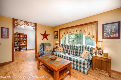 407 Stump Tavern Rd, Jackson Twp NJ 08527-3326 exterior