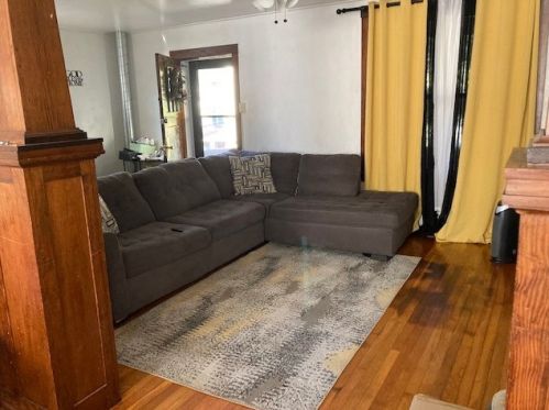 2000 Lacrosse St, Pittsburgh, PA 15218-1826