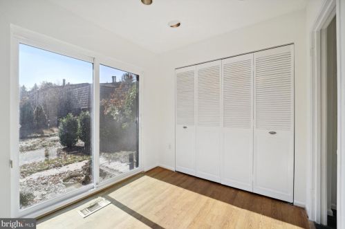 10959 Deborah Dr, Rockville MD  20854-2718 exterior