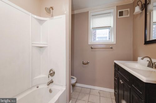 333 Jackson St, Philadelphia PA 19148-3308 exterior