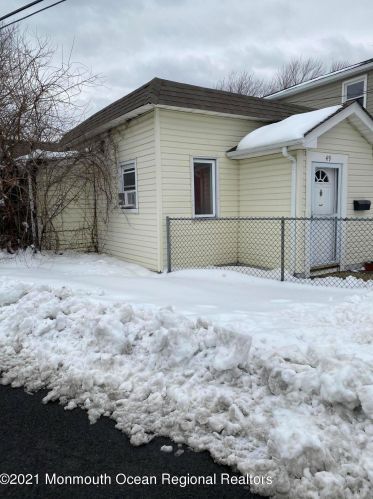 49 Bray Ave, Middletown, NJ 07748-5409