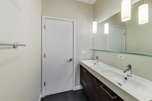 2100 Bingham St, Chicago IL 60647-4033 exterior