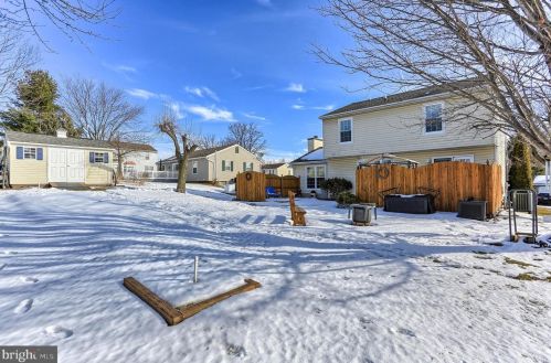 141 Pheasant Run Ln, Hanover PA 17331-9186 exterior