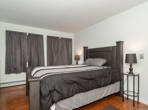 7 Mnr Mews, Middletown NY 10940-3549 exterior