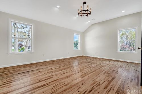 22 Stiles Rd, Edison NJ  08817-4137 exterior