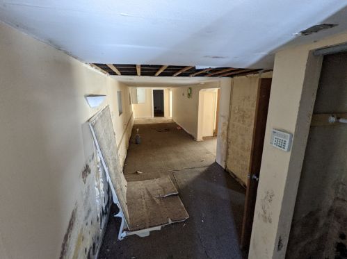 10435 Calhoun Ave, Chicago IL 60617-5353 exterior