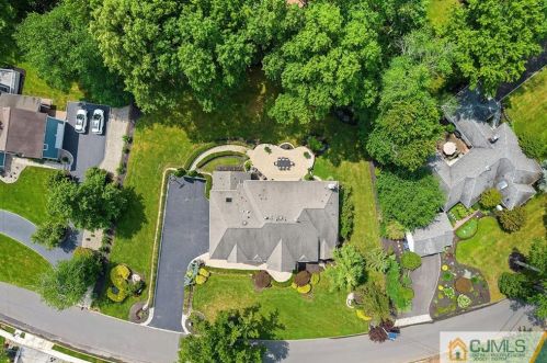 21 Southfield Rd, Edison NJ 08820-3141 exterior