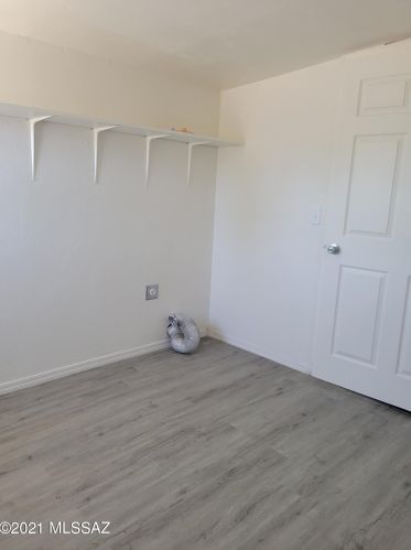 4941 La Cholla Blvd, Tucson AZ  85705-1260 exterior