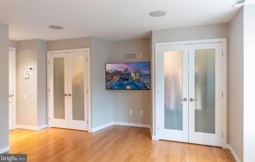 1436 Bainbridge St, Philadelphia PA 19146-1807 exterior