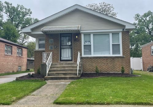 429 Jefferson St, Dolton, IL 60419-1126