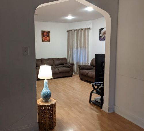 2451 Monticello Ave, Chicago IL 60618-6617 exterior