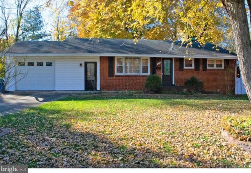 7500 Fordson Rd, Alexandria VA 22306-2222 exterior